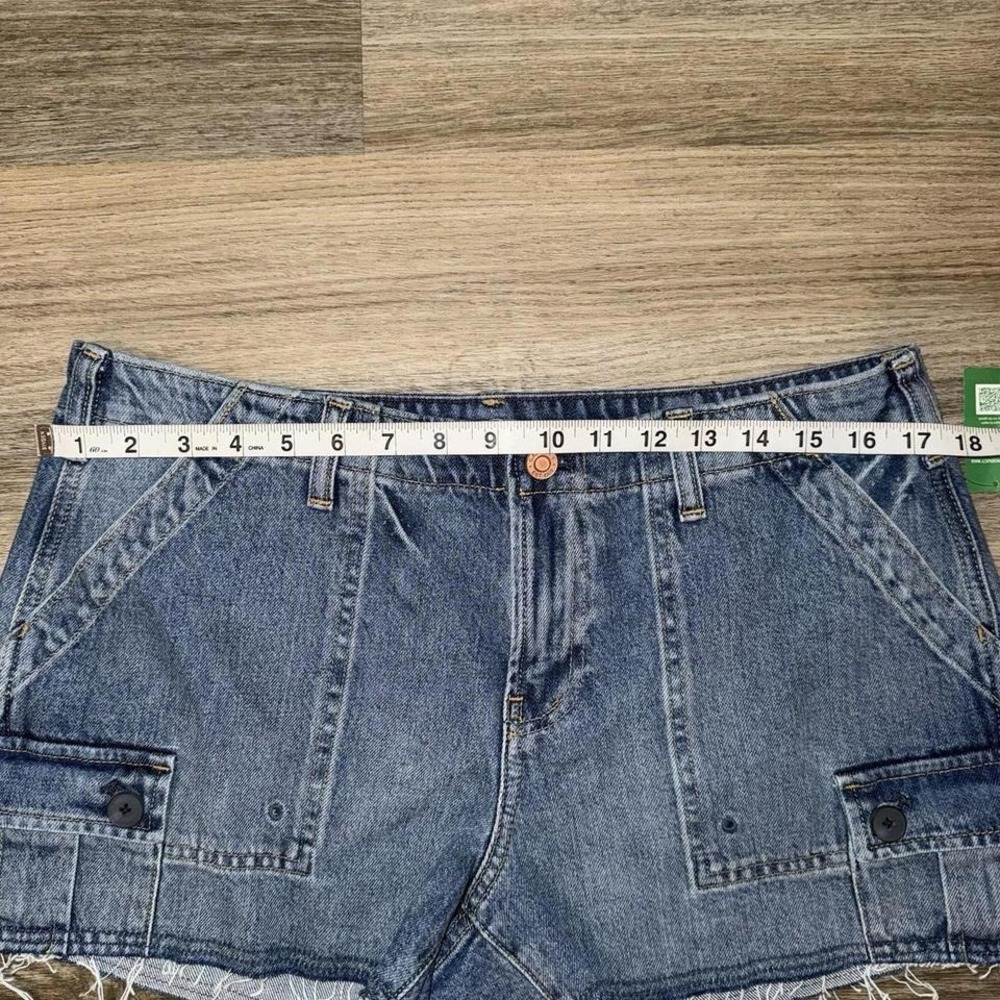 NWT Gap Low Rise Cargo‎ Denim Shorts Womens 29 Y2K Blue 8R Festival - Picture 5 of 7